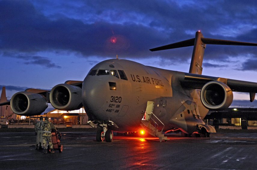 C-17_Globemaster_III_in_Christchurch.jpg