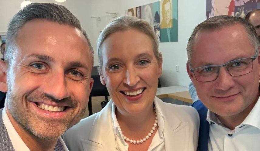Az AfD vezetése és a növekvő vezetés