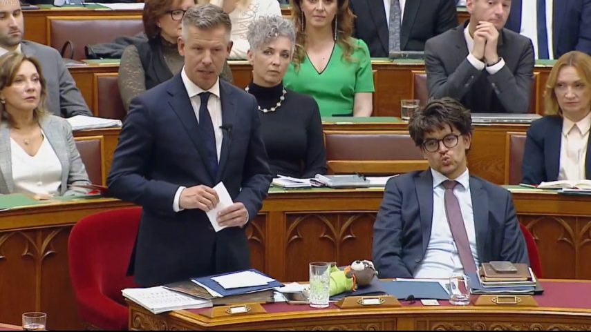 Magyar Péter a parlamentben
