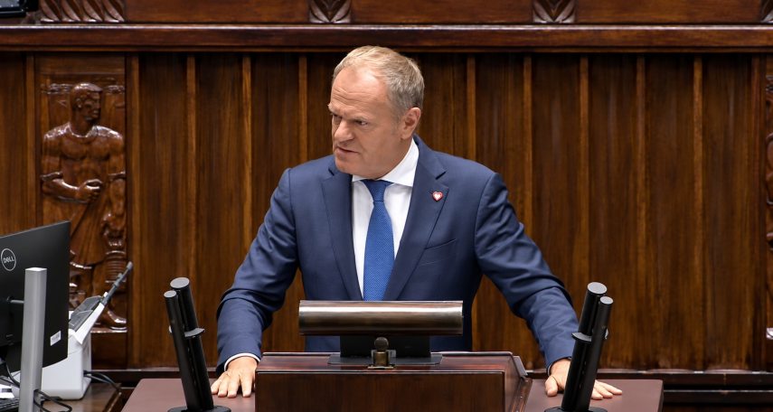Donald Tusk a parlamentben számolt be az orosz veszélyről