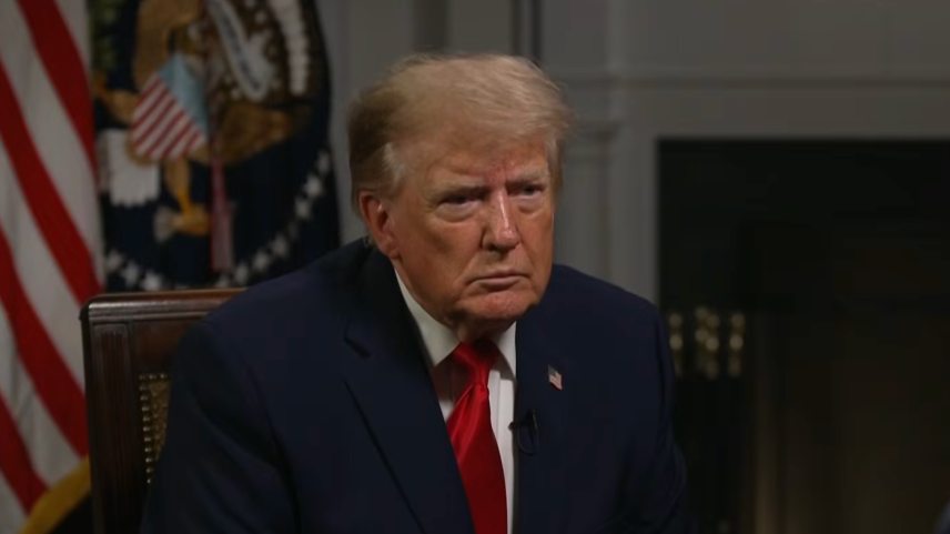 Donald Trump nyilatkozik a Newsmaxnak