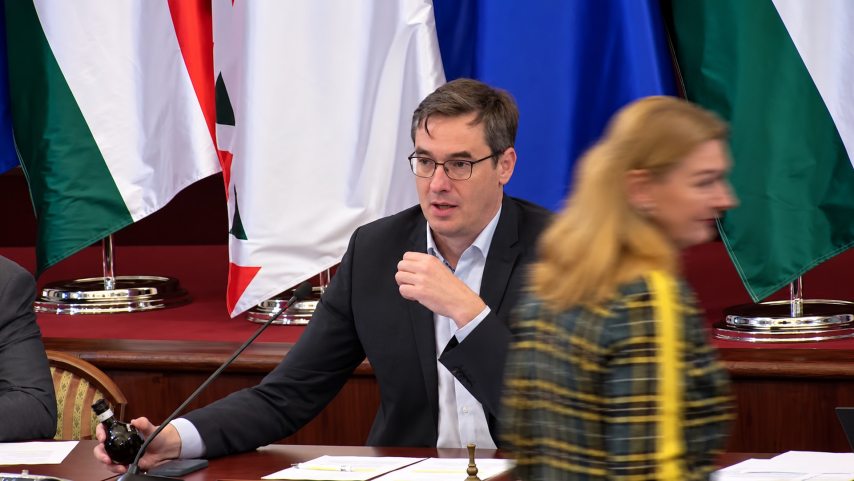 Baranyi Krisztina, Karácsony Gergely és az Unicum