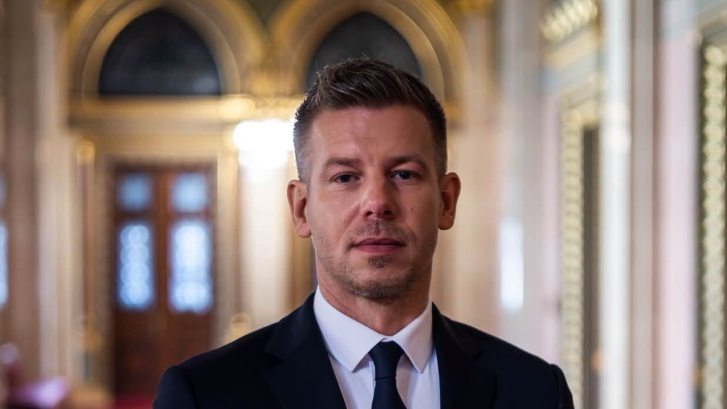 Magyar Péter a parlamentben