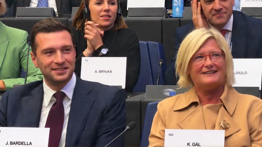 Gál Kinga Jordan Bardella mellett
