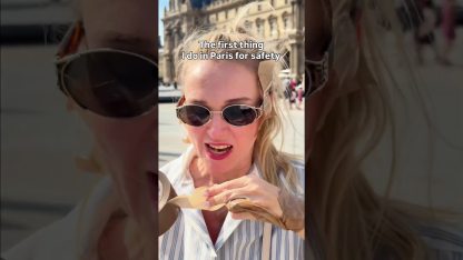 The first thing I do in Paris for safety🇫🇷😢 #france #safetytips #safety #paris #safetyfirst