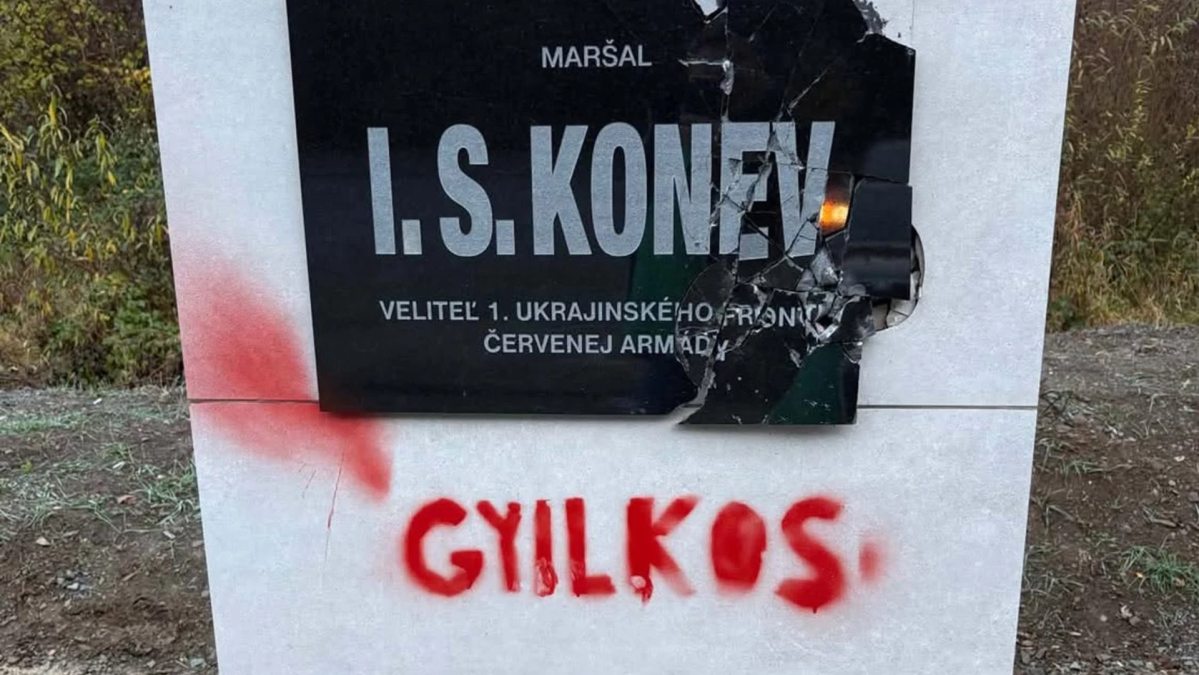 Putyin gyilkos betonszobra a Halál-völgyben