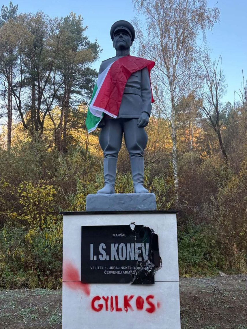 Konyev-szobor-allo.jpg